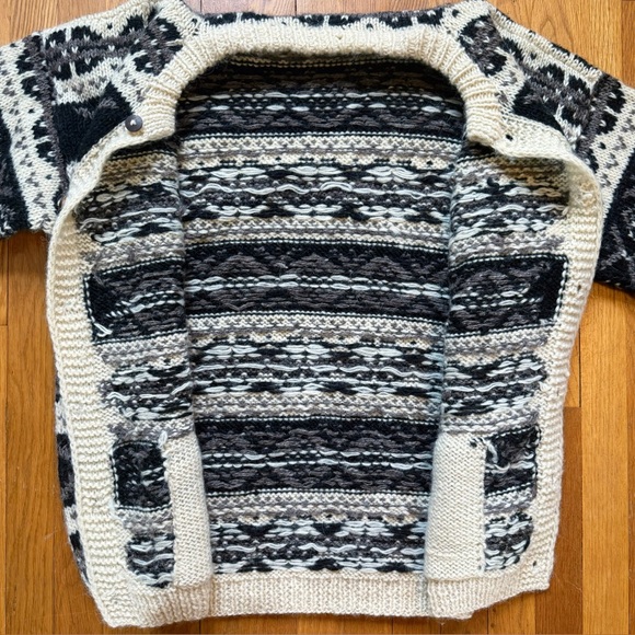 Pole To Pole Imports 100% Wool Chunky Hand Knit Cardigan Sweater - Picture 3 of 7